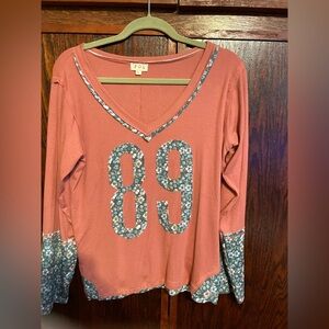 POL NWOT beautiful dusty rose top  Large with floral cuffs in a boho style